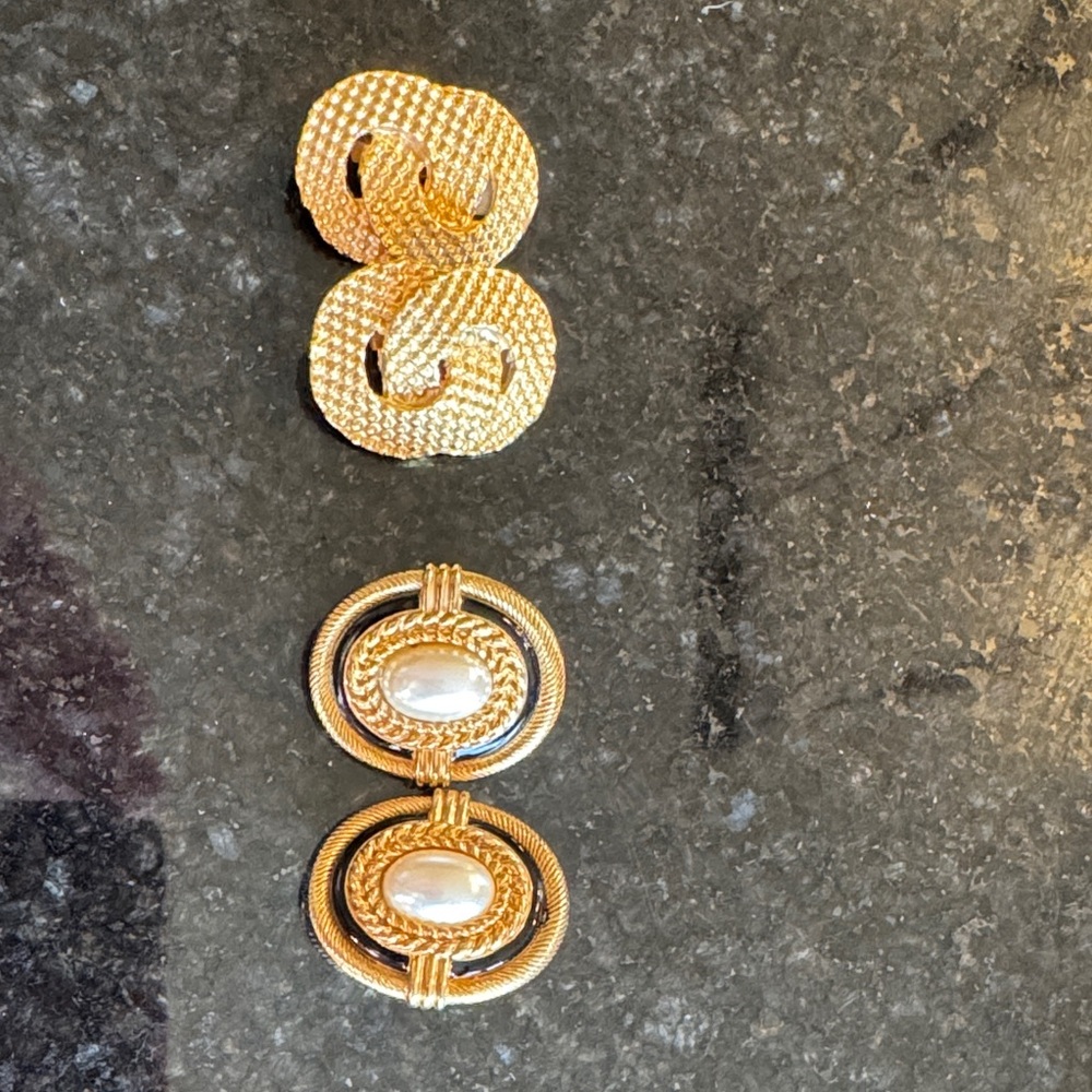 Vintage clip on Elegant Gold and Pearl Earrings
